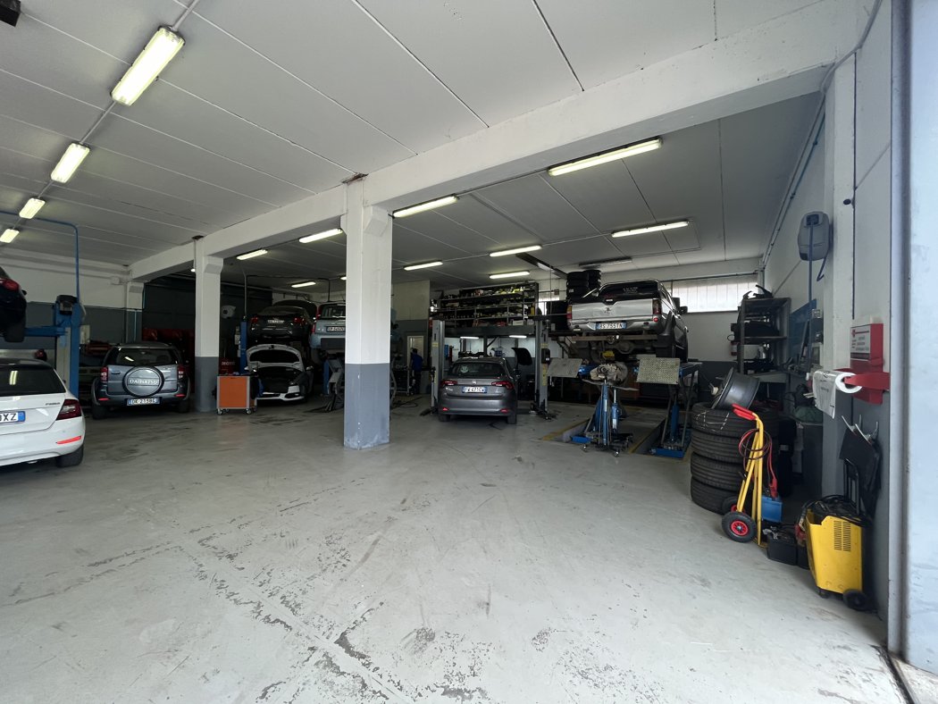 Officina Paita Service Le postazioni di lavoro dell’officina Paita Service
